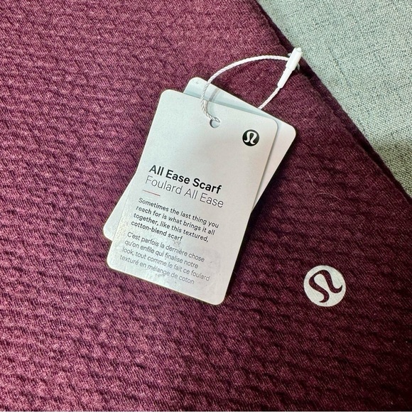 Lululemon All Ease Winter Scarf Heathered Cassis & Black NWT - Picture 6 of 7
